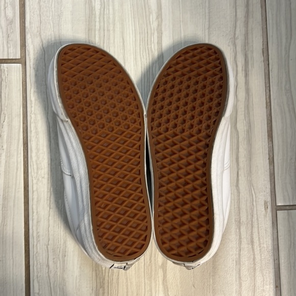 Vans Faux Leather Synthetic Man Made Era White Sneakers Women’s 8 - Picture 3 of 8